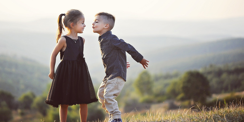 The Real French Kiss: All About ‘La Bise'