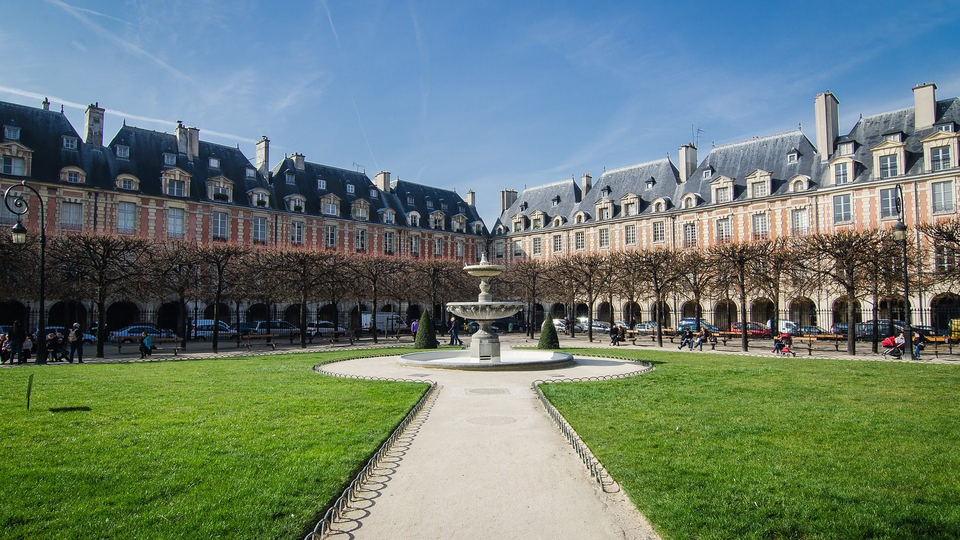 Munching Through the Marais