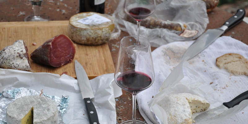5 Essentials for the Perfect Parisian Picnic